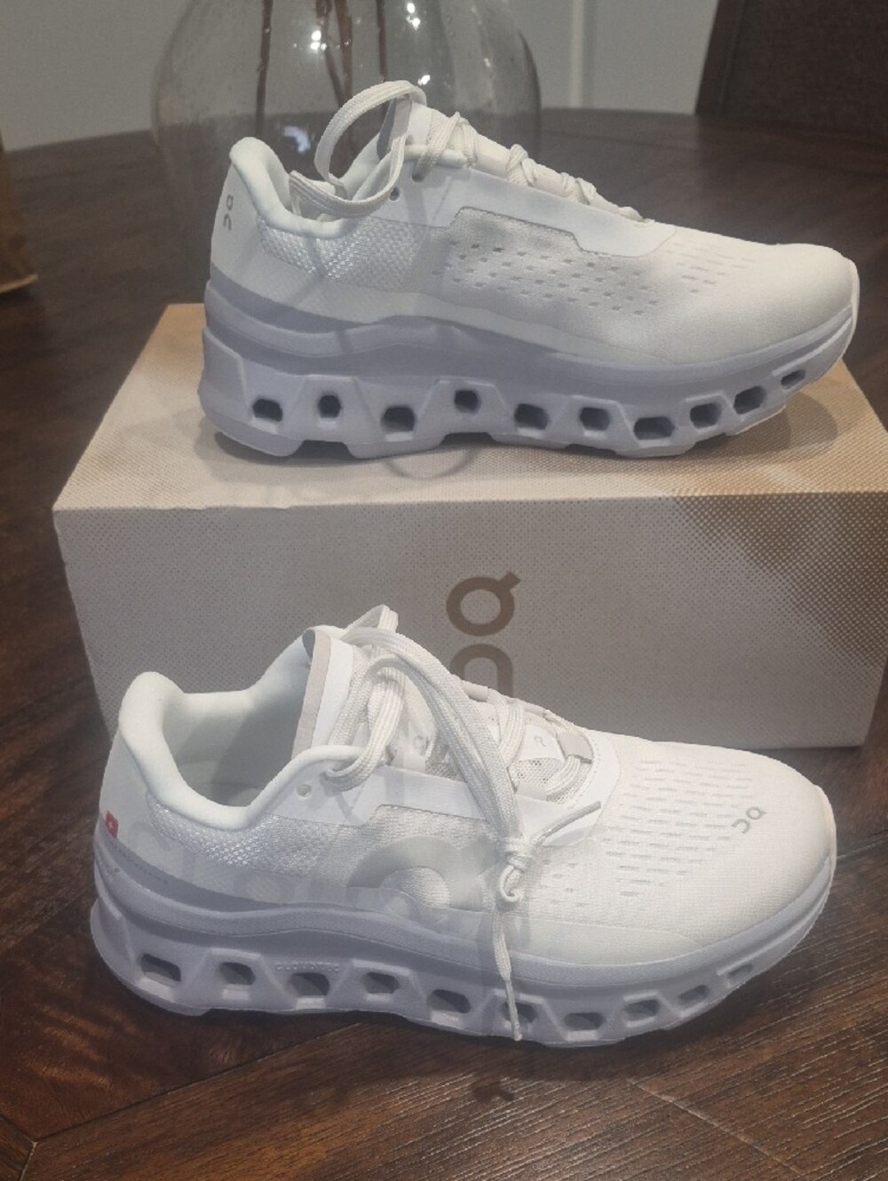 “New Women’s On Cloudmonster Size 6 White Gray Running Shoes - Picture 5 of 10